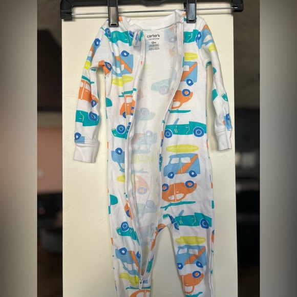 Carter's Vibrant Footies with Fun Design sz 12M NEW - Picture 2 of 9